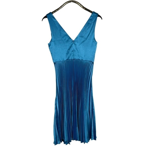 REISS ALICIA KNIFE PLEAT A-LINE V-NECK SHINY SATIN BLUE COCKTAIL DRESS - Picture 5 of 16